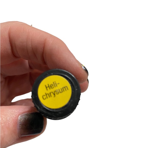 Helichrysum dōTERRA 5 ml - Picture 2 of 3